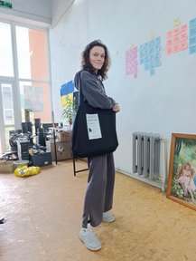 Зображення збору 'Банка з виставки до дня Маневич * Мерч Маневич * Благодійна барахолка'