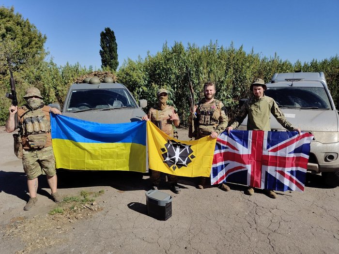 Зображення збору '15 Авто & 15 Воїнів * 15 Бригад'